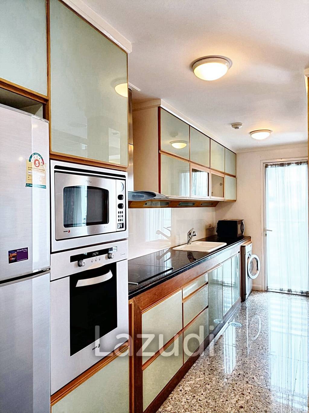 Luxurious 2-Bed Condo in Heart of Watthana, Bangkok
