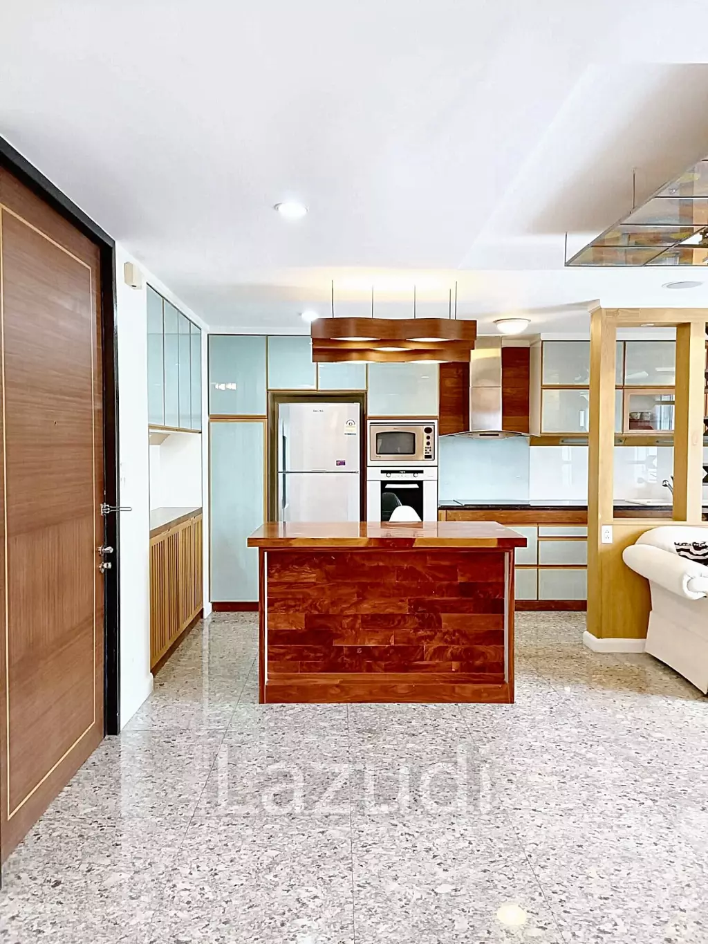 Luxurious 2-Bed Condo in Heart of Watthana, Bangkok