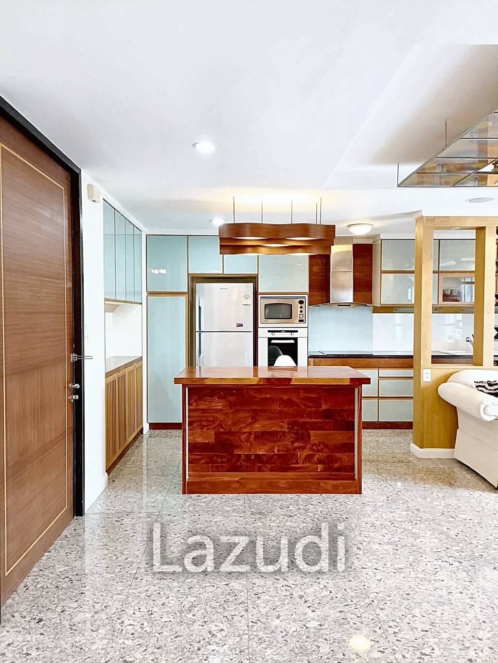Luxurious 2-Bed Condo in Heart of Watthana, Bangkok