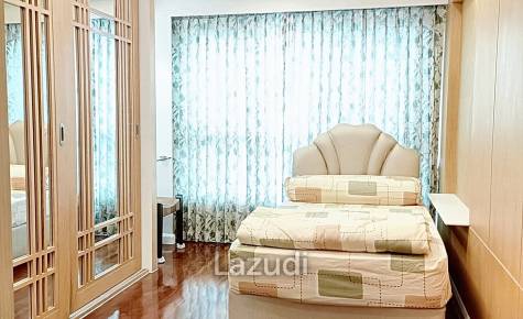 Luxurious 2-Bed Condo in Heart of Watthana, Bangkok