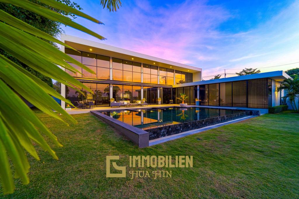 Incredible Modern Private Pool Villa For Sale in Hinlekfai