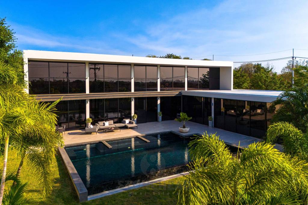 Incredible Modern Private Pool Villa For Sale in Hinlekfai
