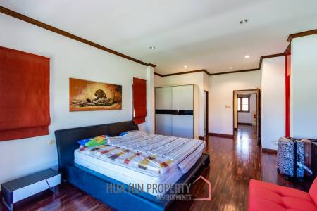 3 bed pool Villa in Resort close to City center