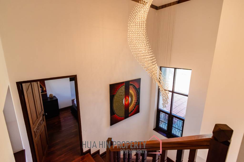 3 bed pool Villa in Resort close to City center