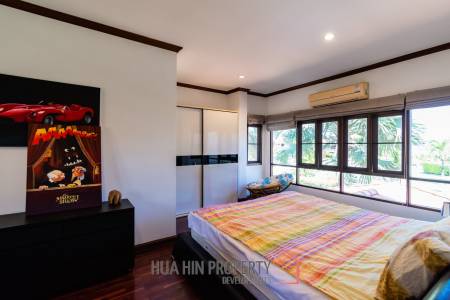 3 bed pool Villa in Resort close to City center
