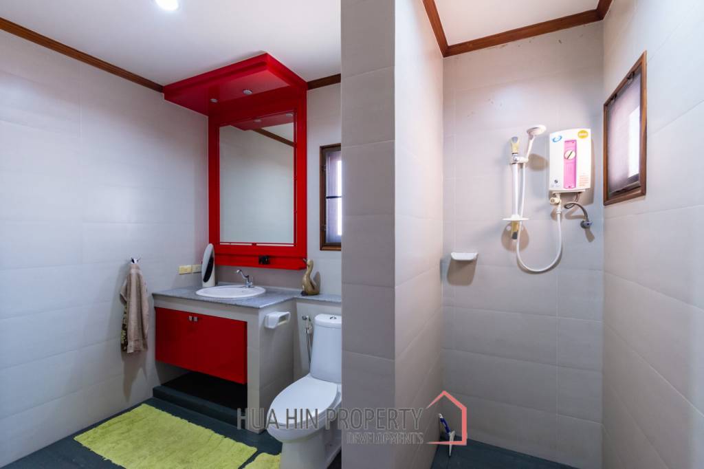 3 bed pool Villa in Resort close to City center