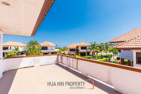 3 bed pool Villa in Resort close to City center