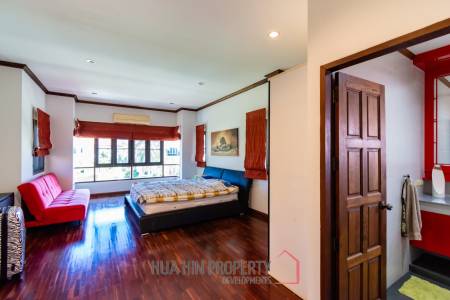 3 bed pool Villa in Resort close to City center