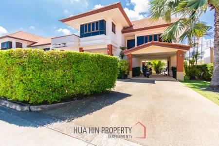 3 bed pool Villa in Resort close to City center