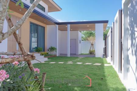 2 Beds 2.5 Bath 196.60 SQ.M Salween Forest Garden
