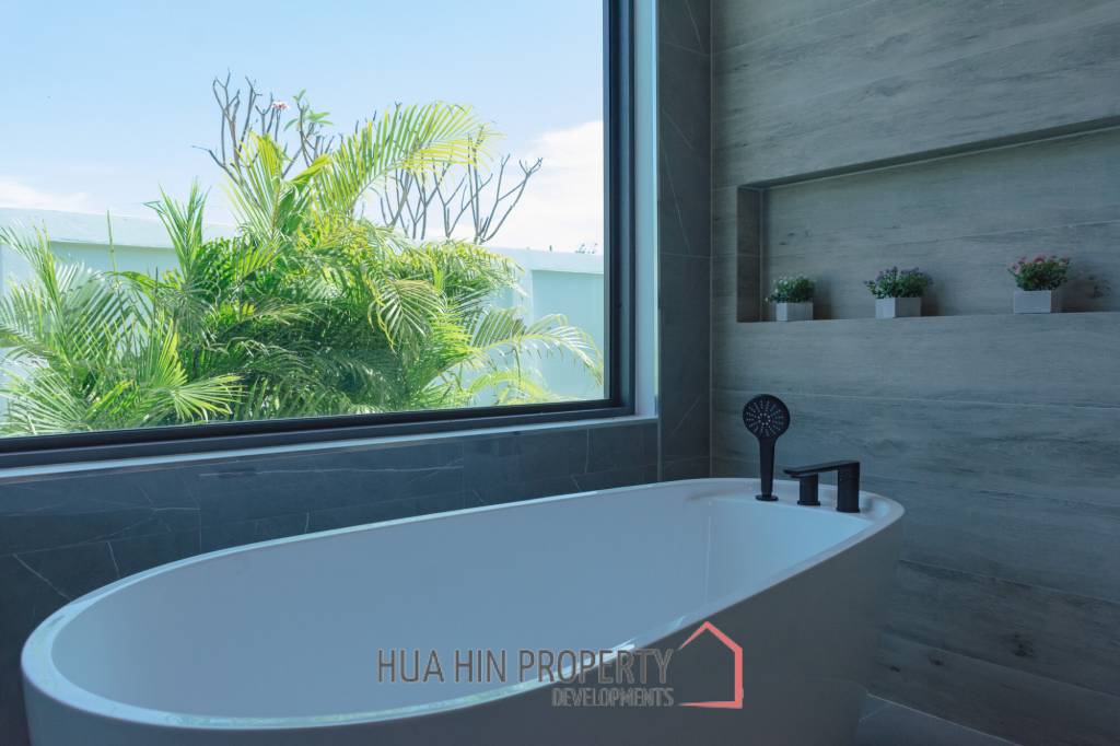 2 Beds 2.5 Bath 196.60 SQ.M Salween Forest Garden