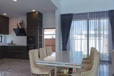 2 Beds 2.5 Bath 196.60 SQ.M Salween Forest Garden