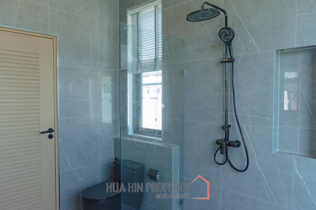 2 Beds 2.5 Bath 196.60 SQ.M Salween Forest Garden