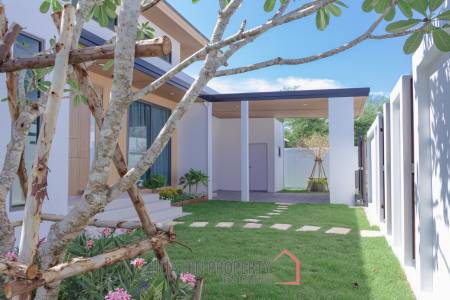 2 Beds 2.5 Bath 196.60 SQ.M Salween Forest Garden