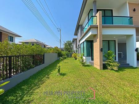 2 Story 3 Bed 3 Bath Villa Near Bluport Mall