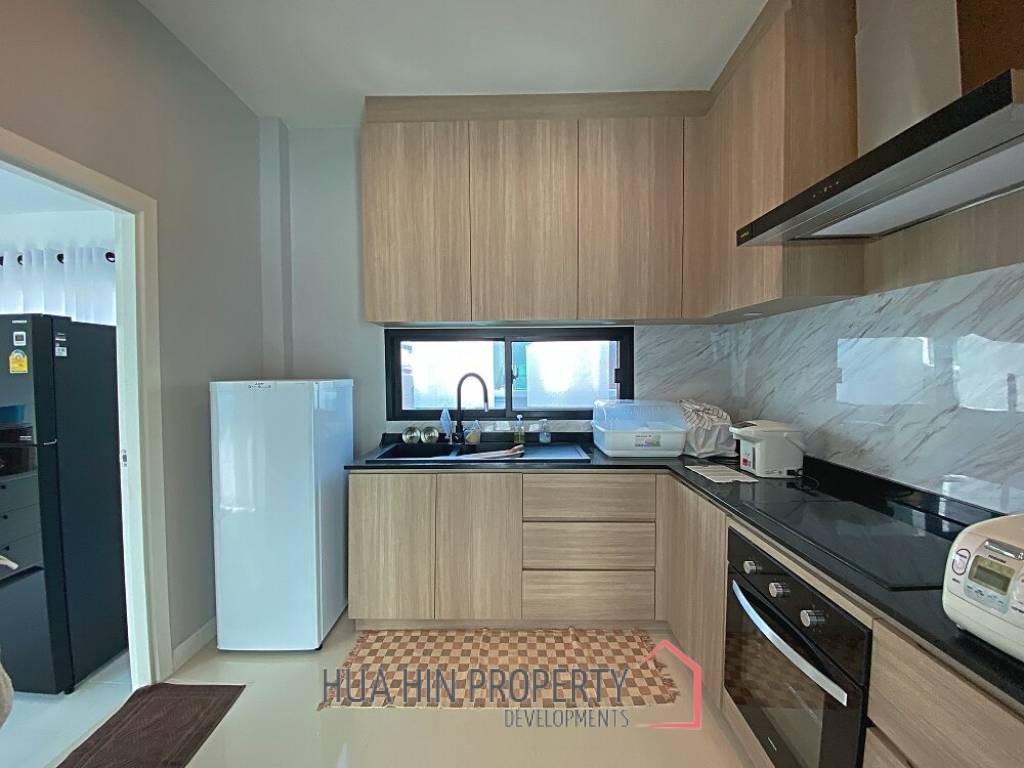 2 Story 3 Bed 3 Bath Villa Near Bluport Mall