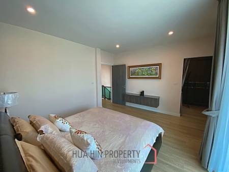 2 Story 3 Bed 3 Bath Villa Near Bluport Mall
