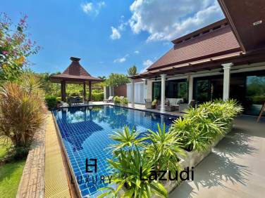 Panorama: 3 Schlafzimmer Pool Villa im Bali-Stil