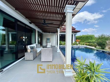 Panorama: 3 Schlafzimmer Pool Villa im Bali-Stil