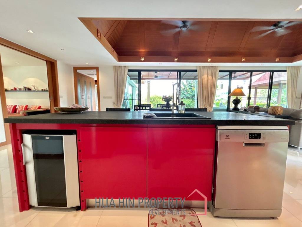Panorama : 3 Bedroom Bali Style Pool Villa For Sale