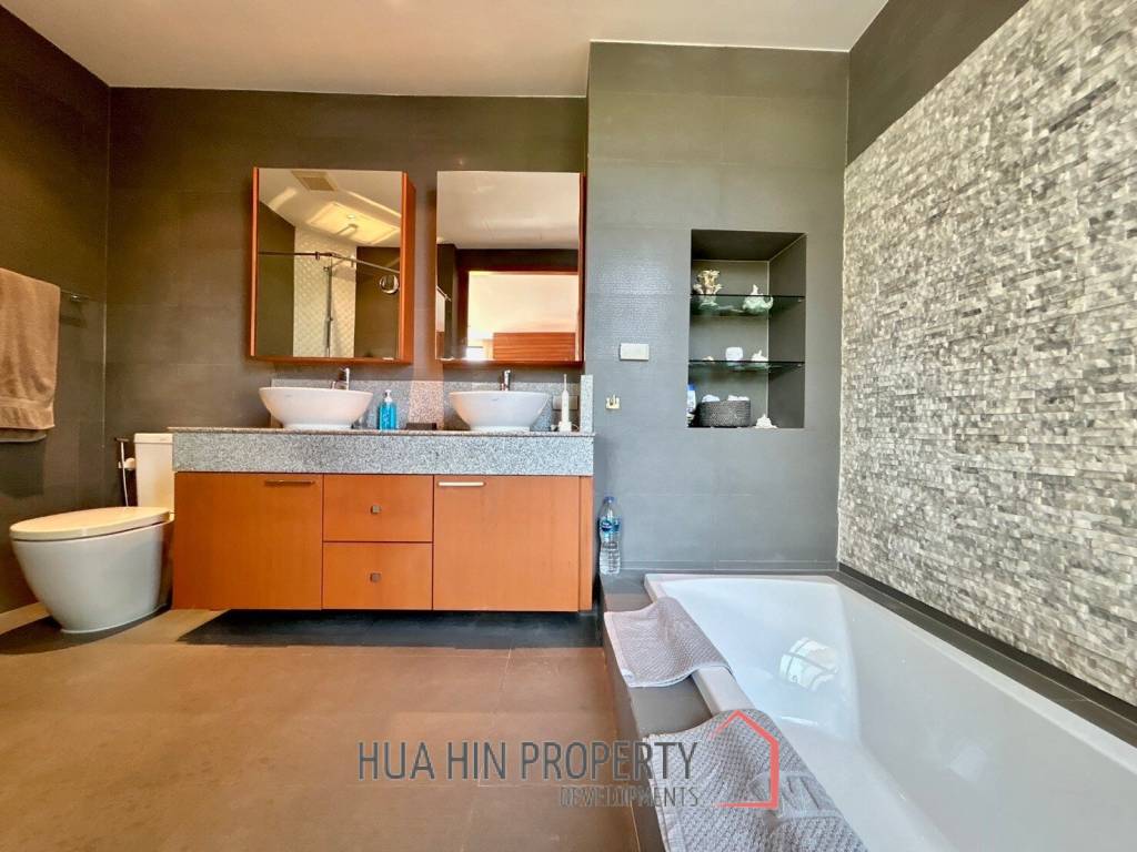 Panorama : 3 Bedroom Bali Style Pool Villa For Sale