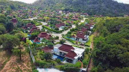 Panorama : 3 Bedroom Bali Style Pool Villa For Sale