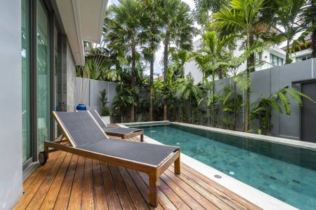 4 Bed 5 Bath Villa For Rent In Soi Pasak 4