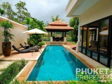 Laguna; 4 Bed Lake View Townhome