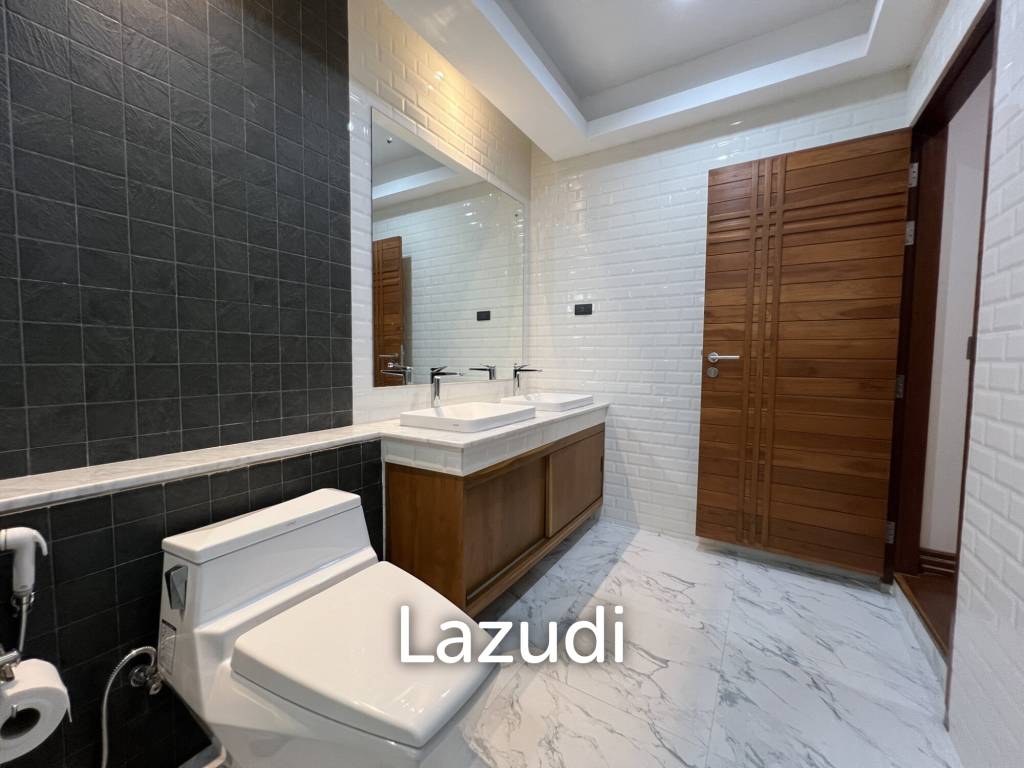 Luxurious Villa in Doi Hang, Chiang Rai with Lush Gardens