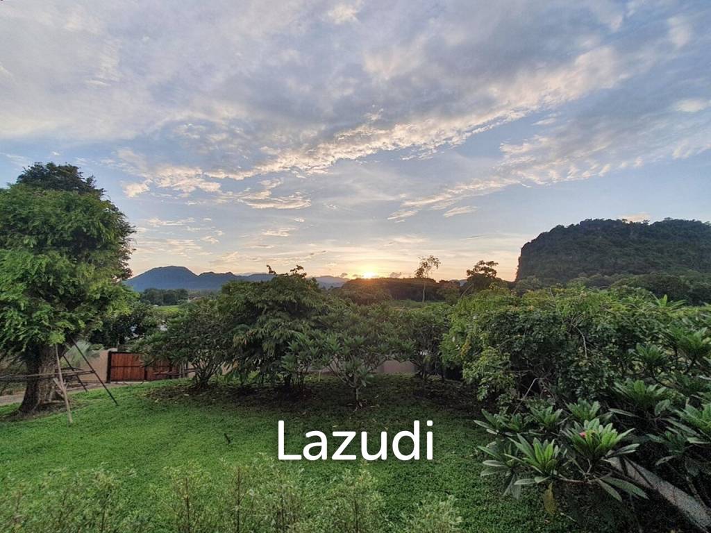 Luxurious Villa in Doi Hang, Chiang Rai with Lush Gardens