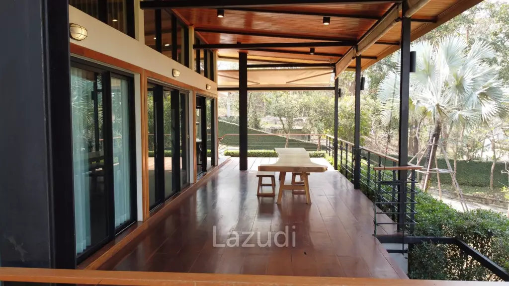 Luxurious Villa in Doi Hang, Chiang Rai with Lush Gardens