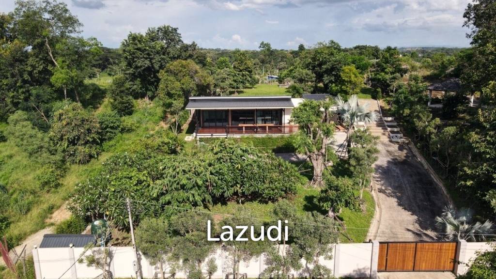 Luxurious Villa in Doi Hang, Chiang Rai with Lush Gardens