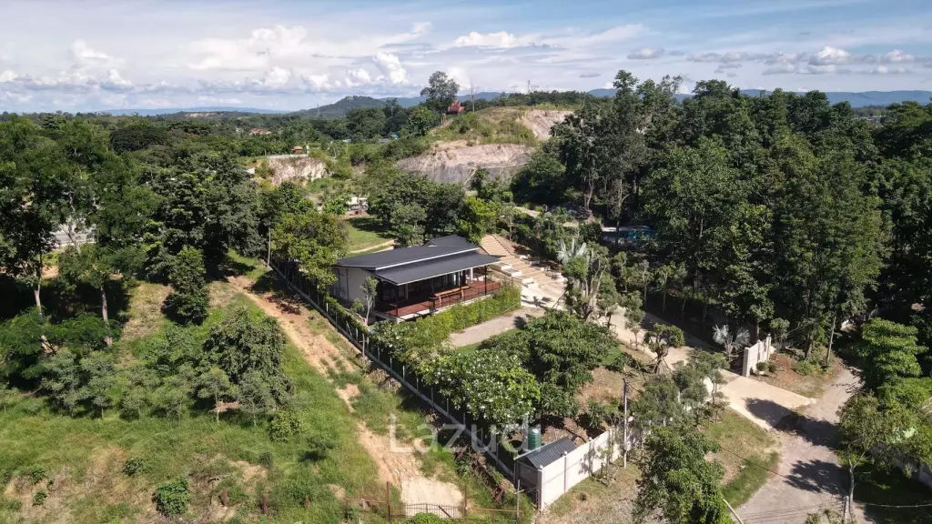 Luxurious Villa in Doi Hang, Chiang Rai with Lush Gardens