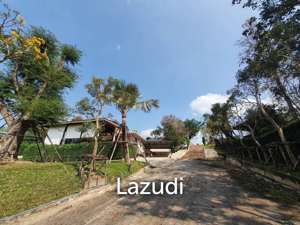 Luxurious Villa in Doi Hang, Chiang Rai with Lush Gardens