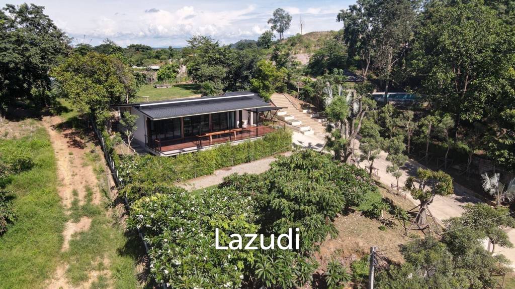 Luxurious Villa in Doi Hang, Chiang Rai with Lush Gardens