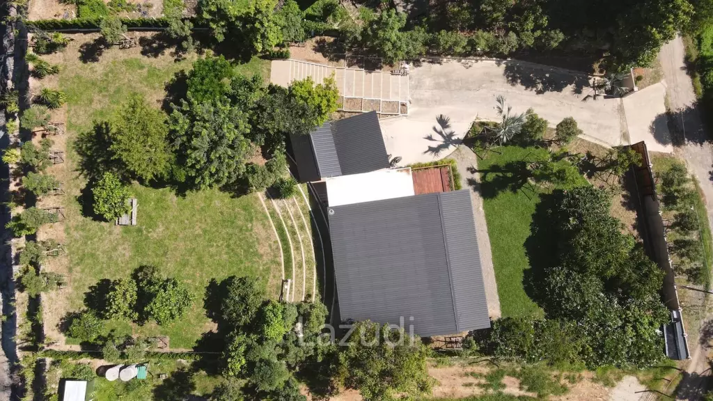 Luxurious Villa in Doi Hang, Chiang Rai with Lush Gardens