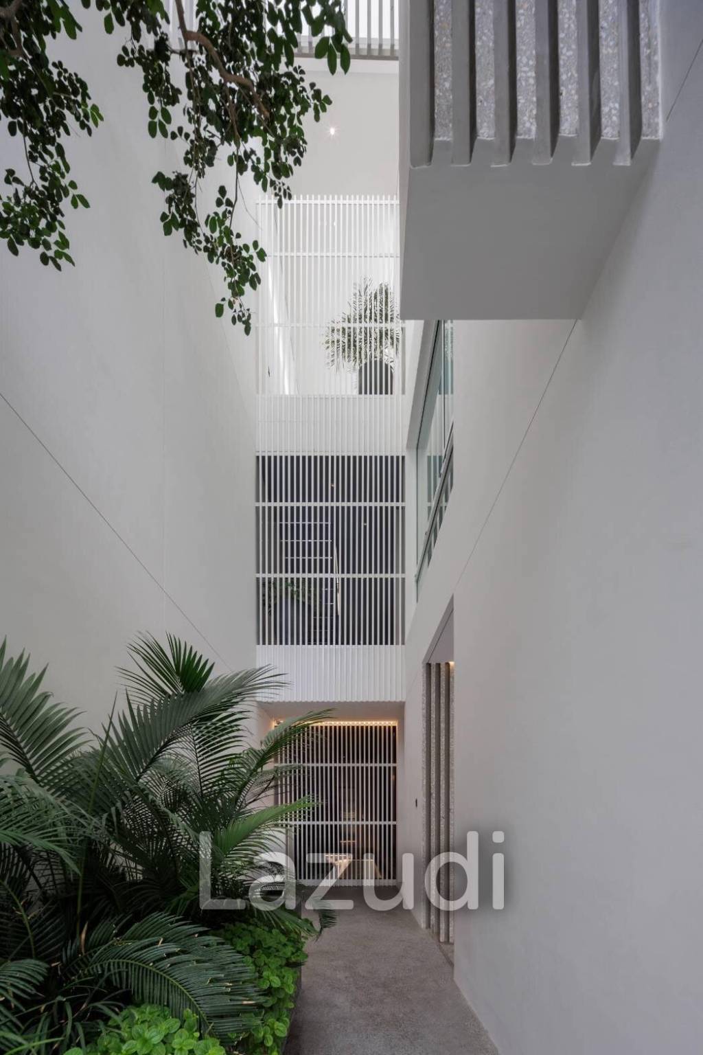 3 Bed 5 Bath 425 SQ.M Lom Hai Jai Tranquil