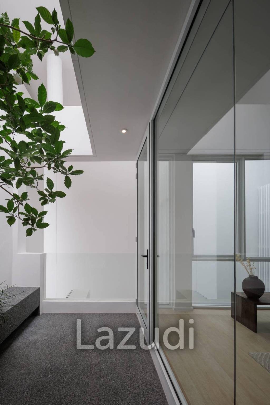 3 Bed 5 Bath 425 SQ.M Lom Hai Jai Tranquil