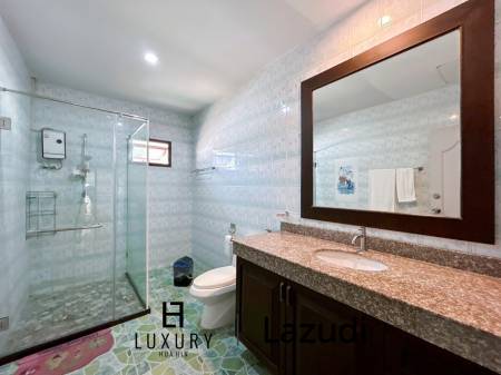 2,120 metro cuadrado 5 ` 4 Baño Villa de Venta