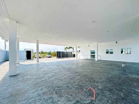 Luxury 7 Bedrooms Pool Villa Close to Black Mountain
