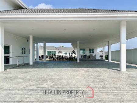 Luxury 7 Bedrooms Pool Villa Close to Black Mountain