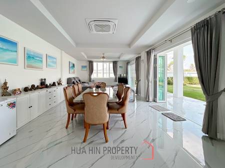 Luxury 7 Bedrooms Pool Villa Close to Black Mountain