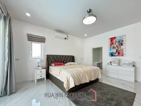 Luxury 7 Bedrooms Pool Villa Close to Black Mountain