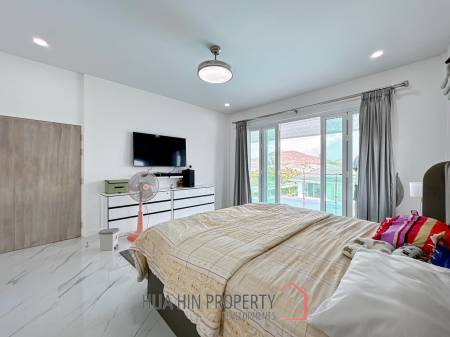 Luxury 7 Bedrooms Pool Villa Close to Black Mountain