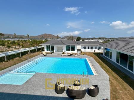 Luxury 7 Bedrooms Pool Villa Close to Black Mountain