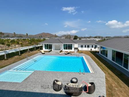 Luxury 7 Bedrooms Pool Villa Close to Black Mountain