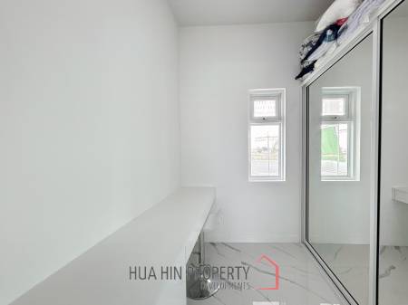 Luxury 7 Bedrooms Pool Villa Close to Black Mountain