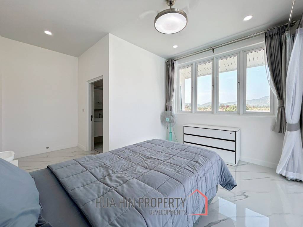 Luxury 7 Bedrooms Pool Villa Close to Black Mountain