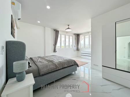 Luxury 7 Bedrooms Pool Villa Close to Black Mountain