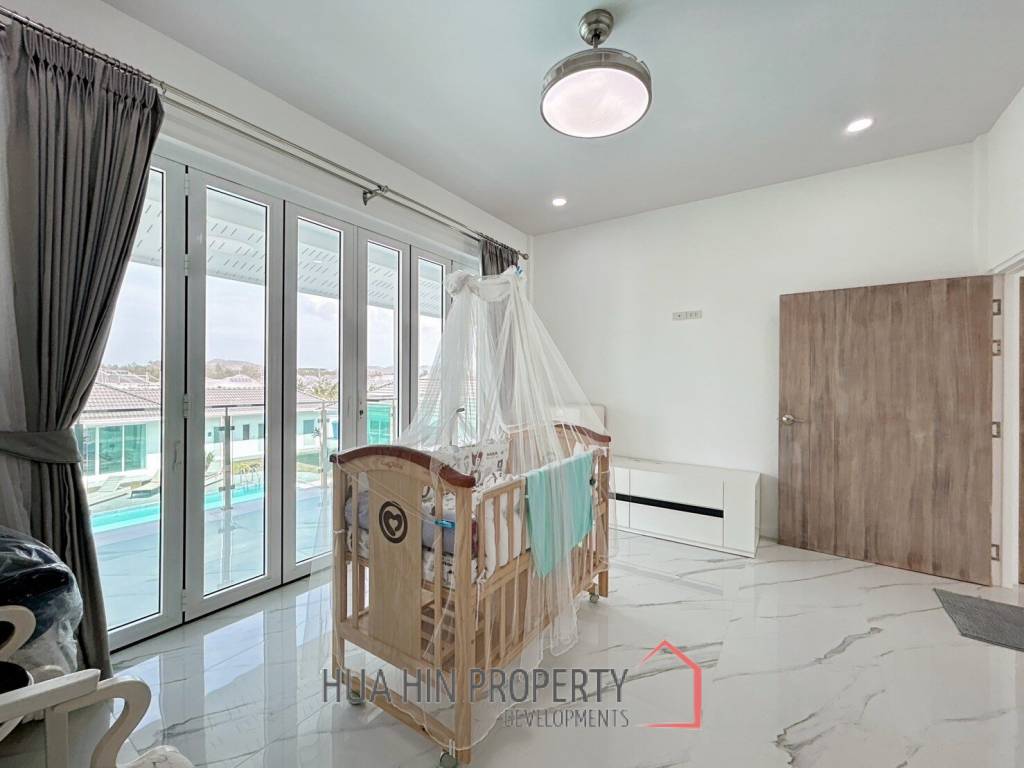 Luxury 7 Bedrooms Pool Villa Close to Black Mountain